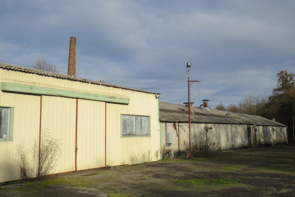 ancienne forge à la catalane, puis usines textiles Barbe et Bernadou, puis SOTAP-Carol, aujourd'hui désaffectée