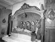 groupe sculpté du saint sépulcre