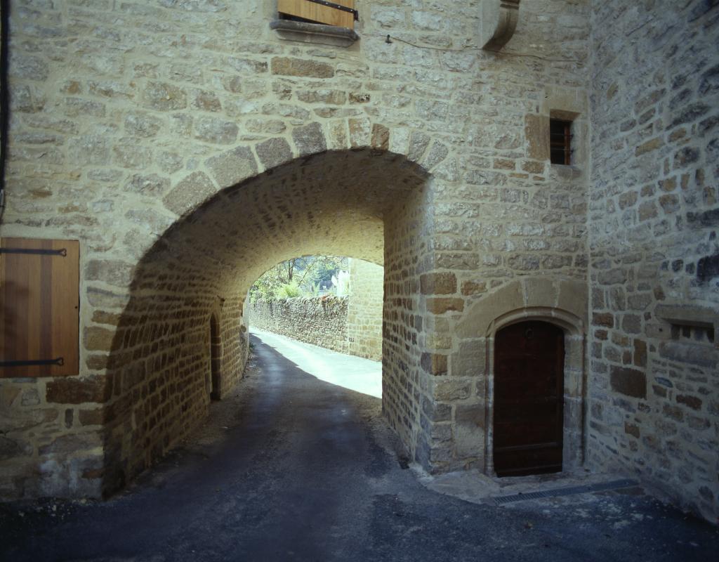 moulin à farine, moulin à foulon, tissage (de laine) dit Moulin des Quatre Rodes, des Quatre Roues, Tissage Mailhebiau, puis Roujon