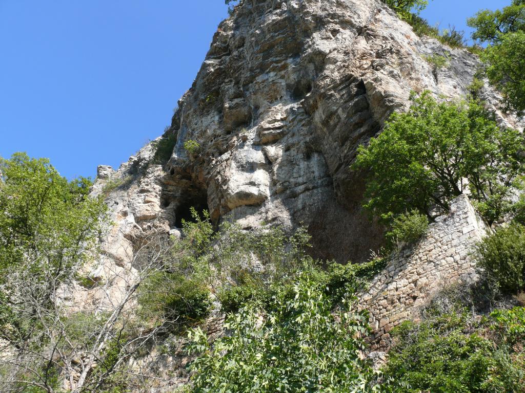 château fort dit "repaire de la Fon", abri troglodytique