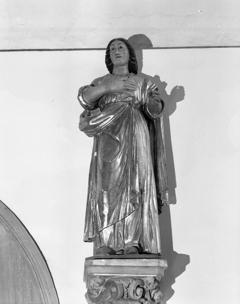 deux statues en pendant : saint Julien, sainte Basilisse