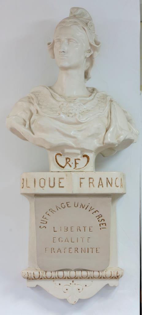 Buste de la République ou Marianne d'Injalbert, sur console
