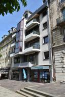 Immeuble à boutique