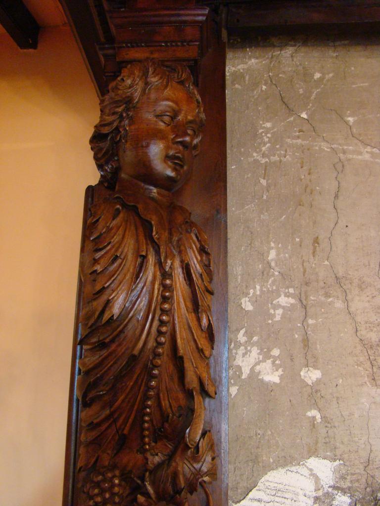 cheminée, avec tableau de Marie Madeleine pénitente