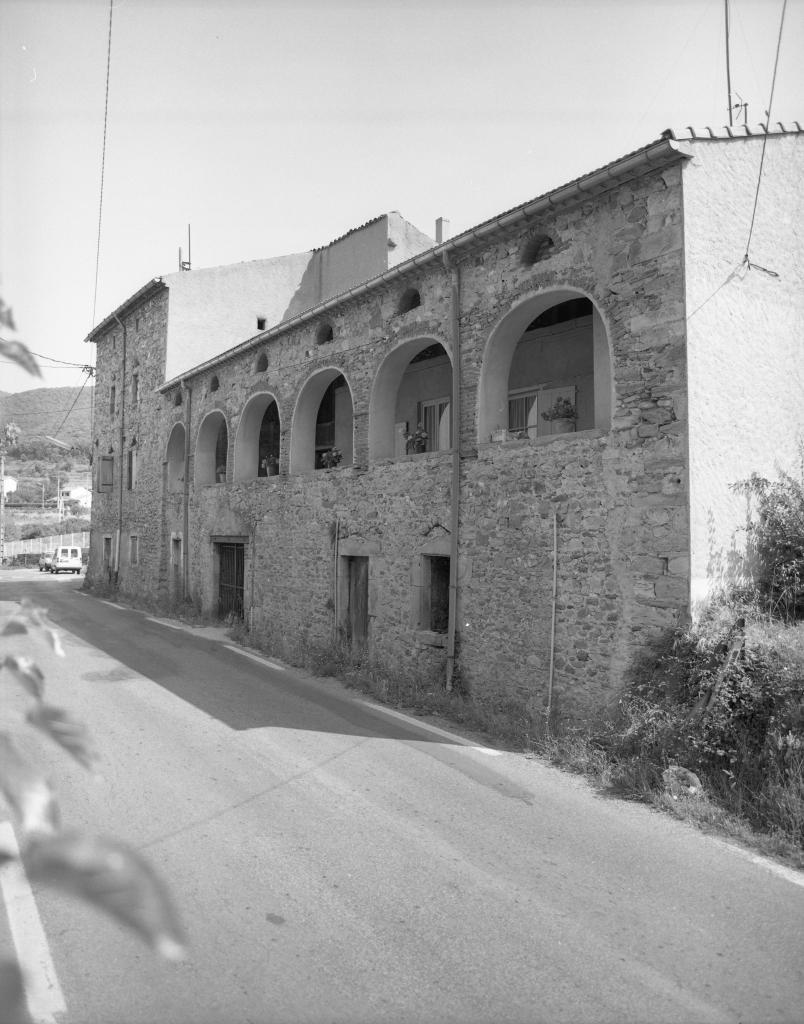ferme et filature de soie Blanc