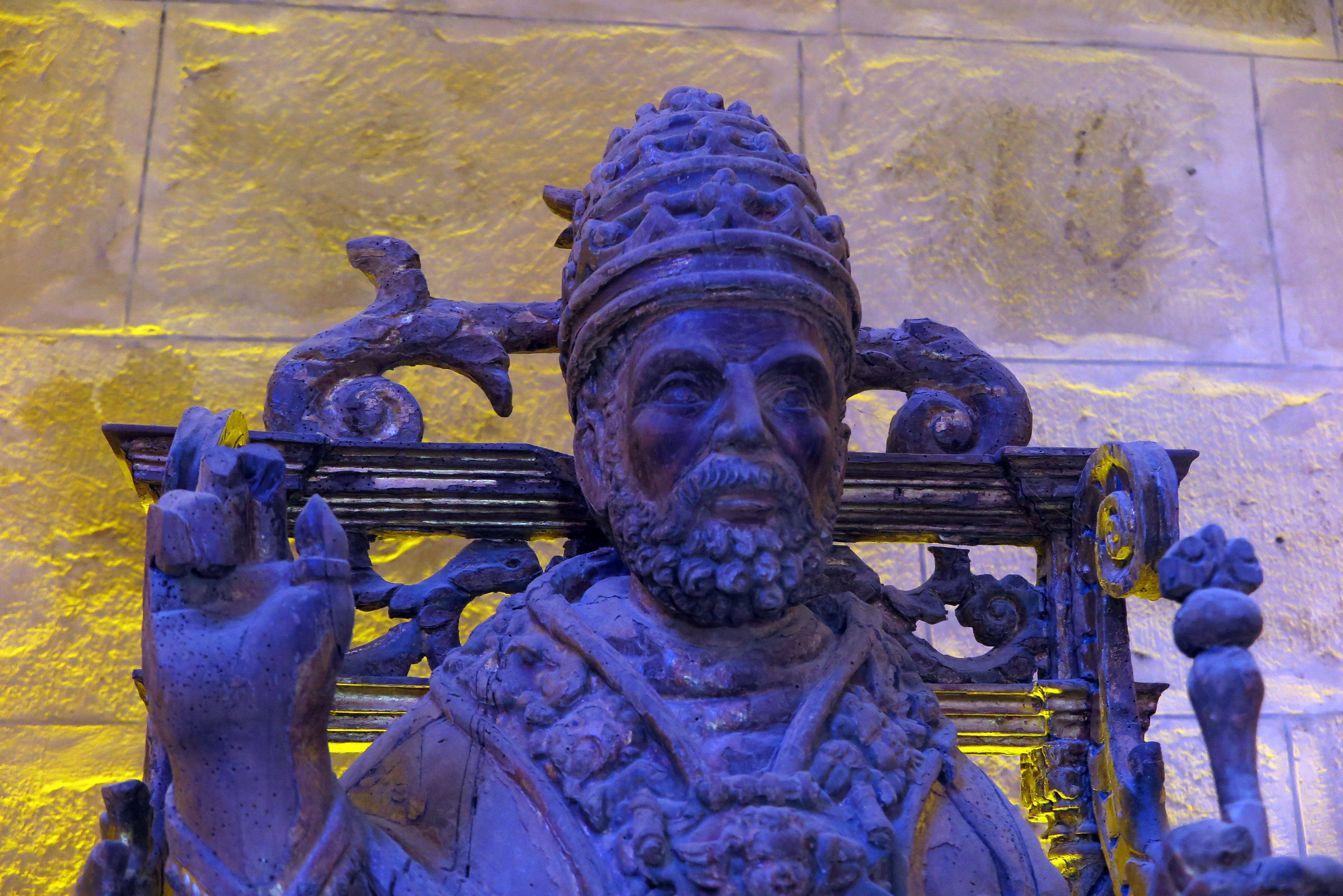 Statue : la Majesté de saint Pierre