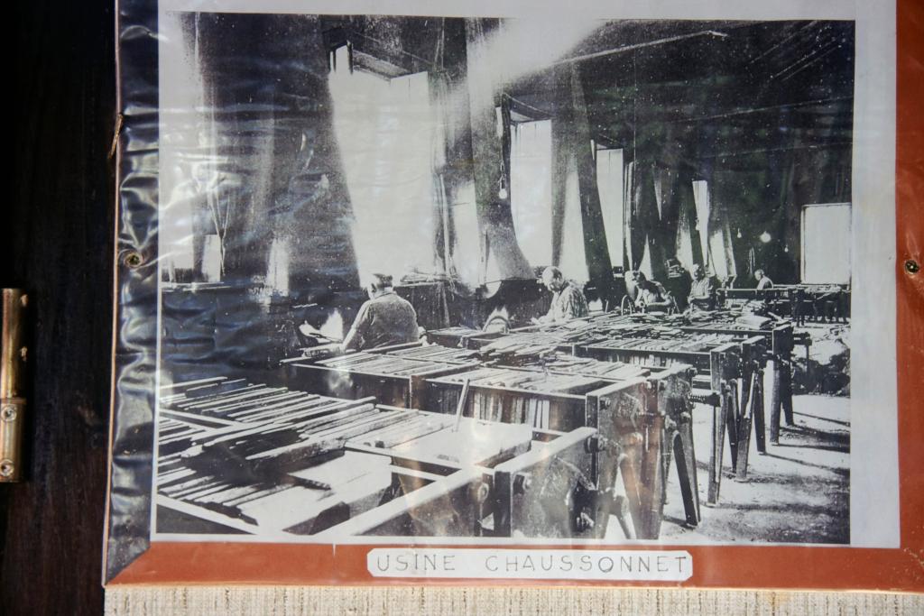 fabrique de peigne en corne Cochez dite Société moderne du peigne, puis Chaussonnet, puis Laffont ; atelier de confection JB Création