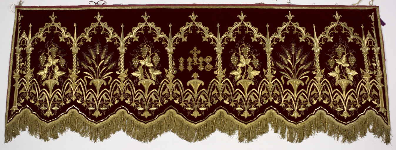 dais de procession rouge (n° 1)