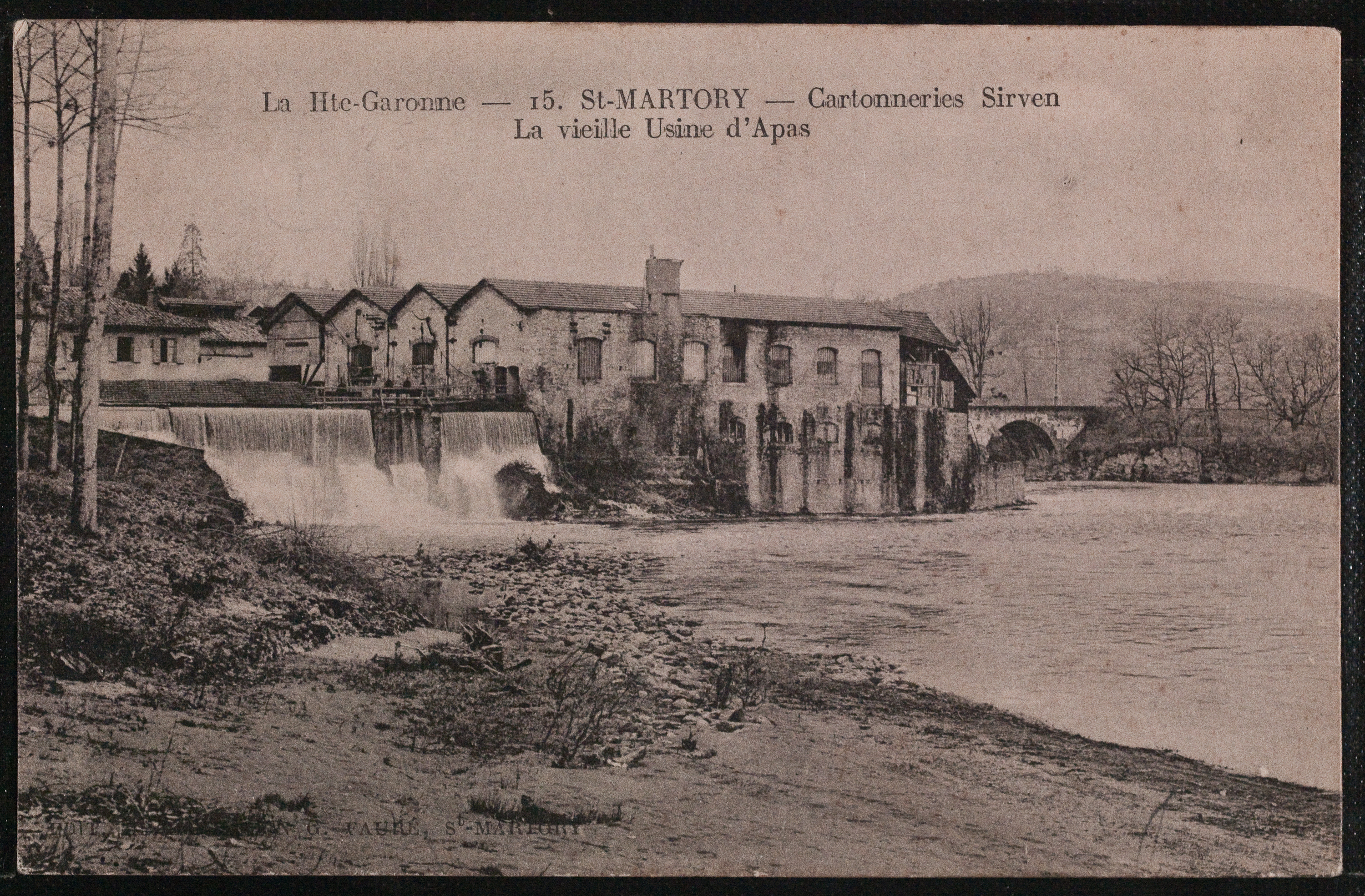 Ancienne fabrique de pâte de bois Barthier, puis, ancienne papeterie et cartonnerie de la société B. Sirven, aujourd'hui Plakenbwa de Guyane