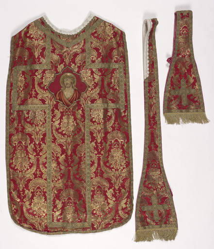 Chasuble rouge avec une étole et un manipule (n° 2)
