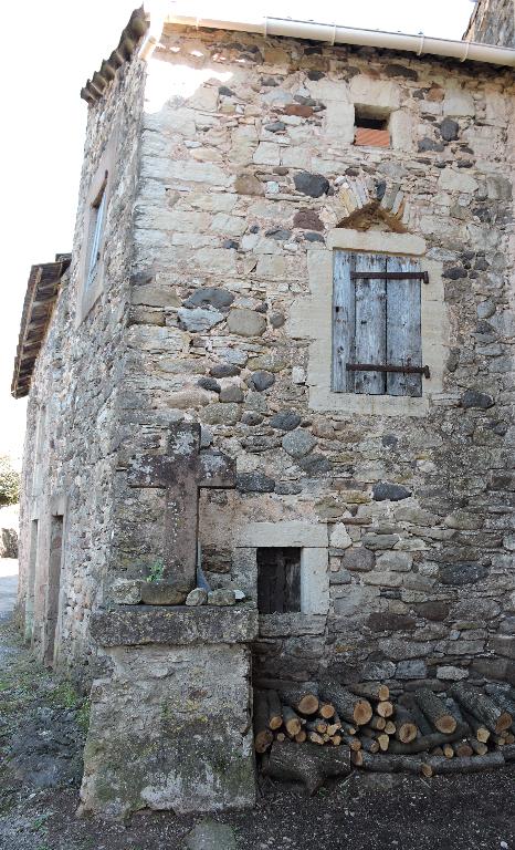 Croix monumentales et croix de chemin de La Tour-sur-Orb