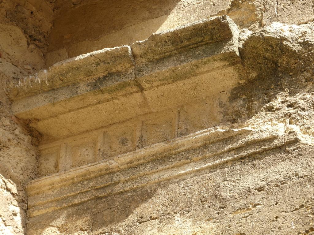 Tour d'escalier en vis, entablement, détail.