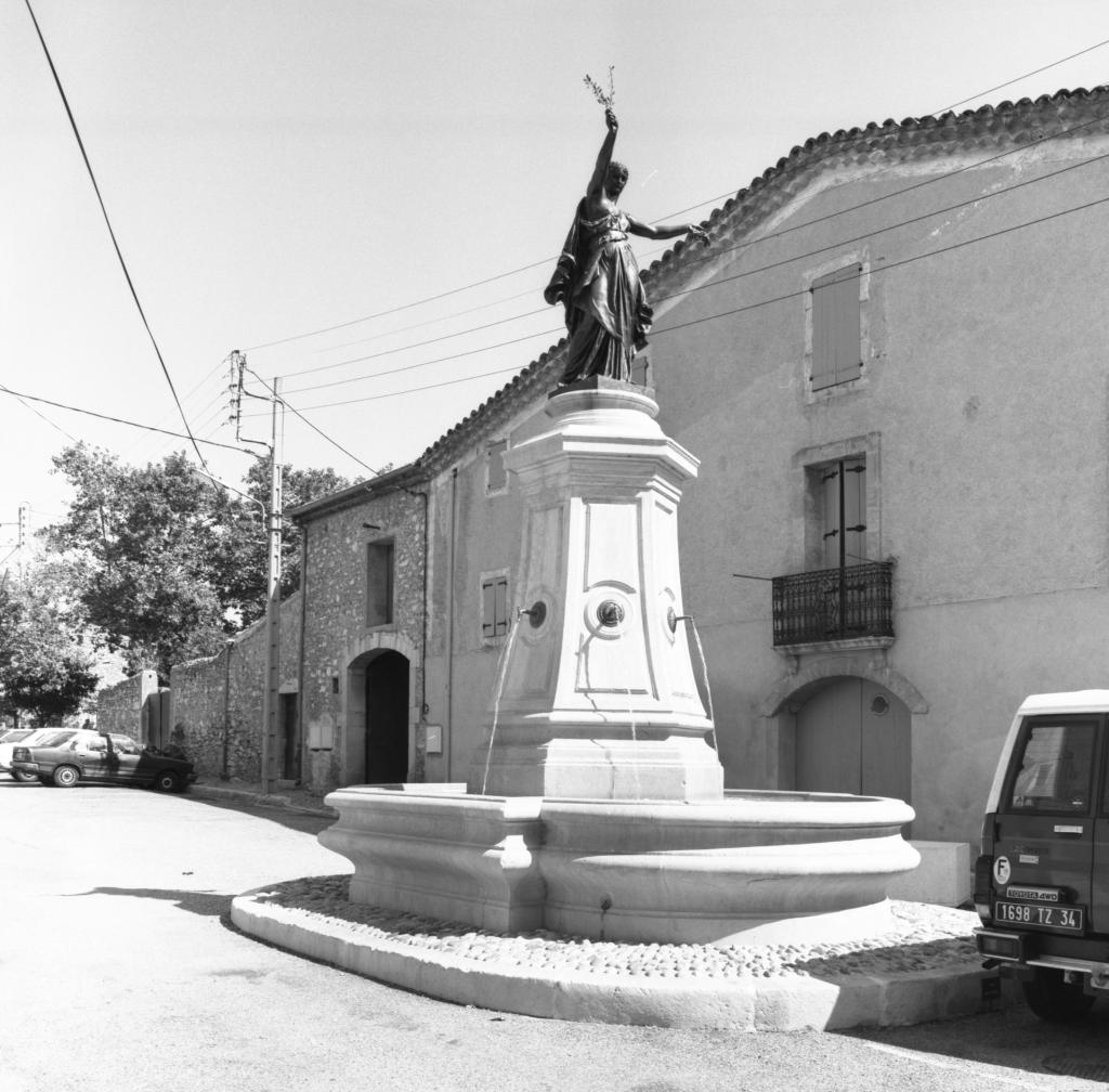 fontaine monumentale, de la paix