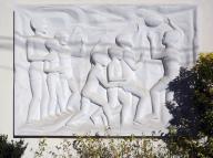 bas-relief : "Jeux et Espaces"