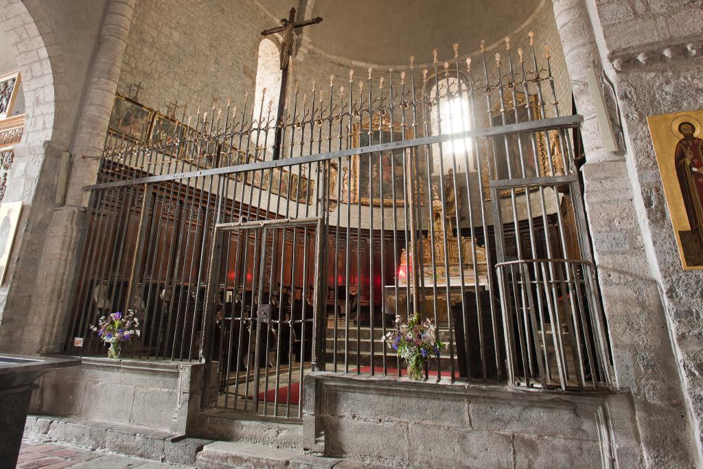 prieuré de bénédictins, église paroissiale Saint-Pierre, Saint-Ebons