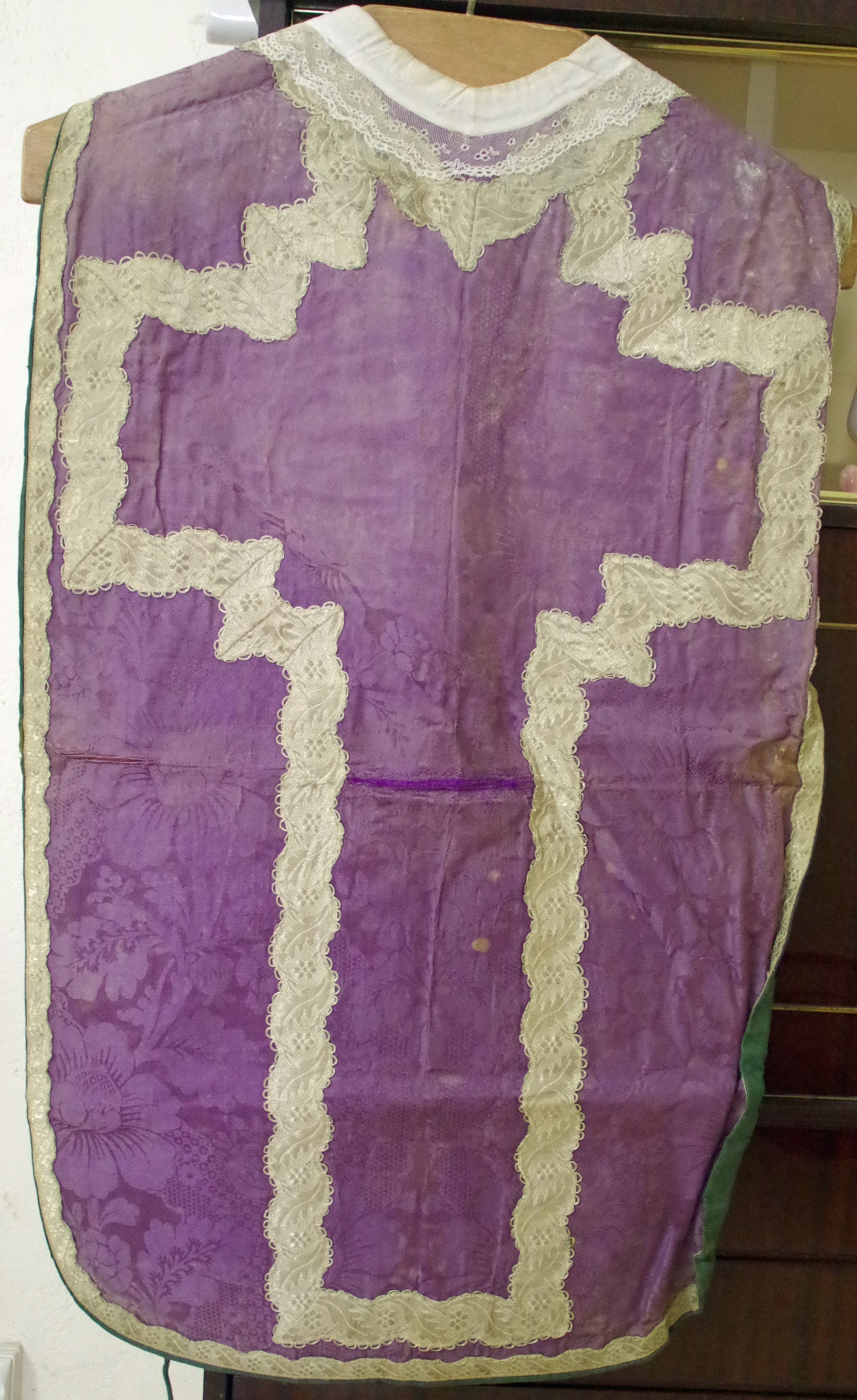 sommaire des textiles de l'église de Saint-Mamert-du-Gard