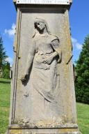 bas-relief : pleureuse