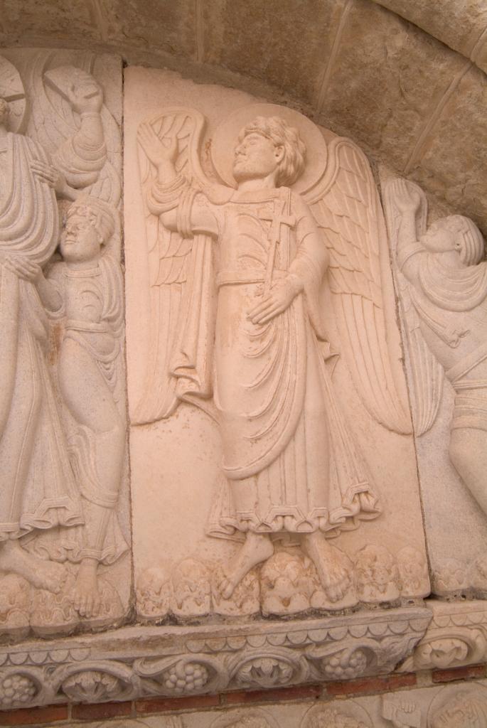 Abbaye de chanoines de saint Augustin, dite basilique Saint-Sernin, actuellement église paroissiale