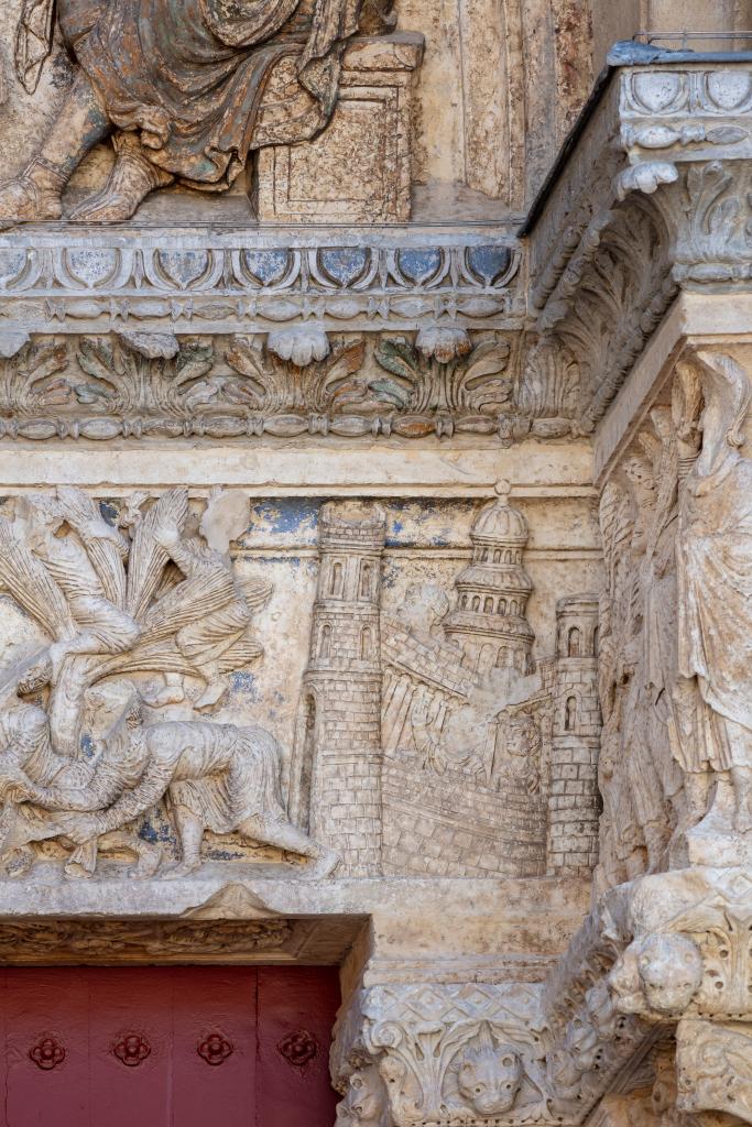 statues et hauts-reliefs du portail de Saint-Gilles