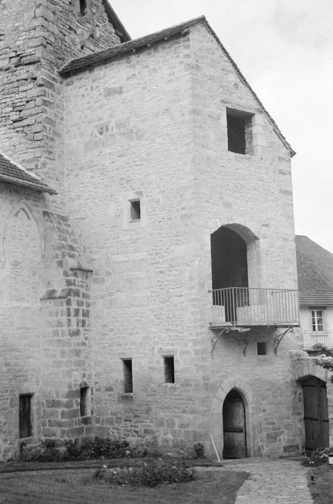 édifice à fonction non identifiée : château ?