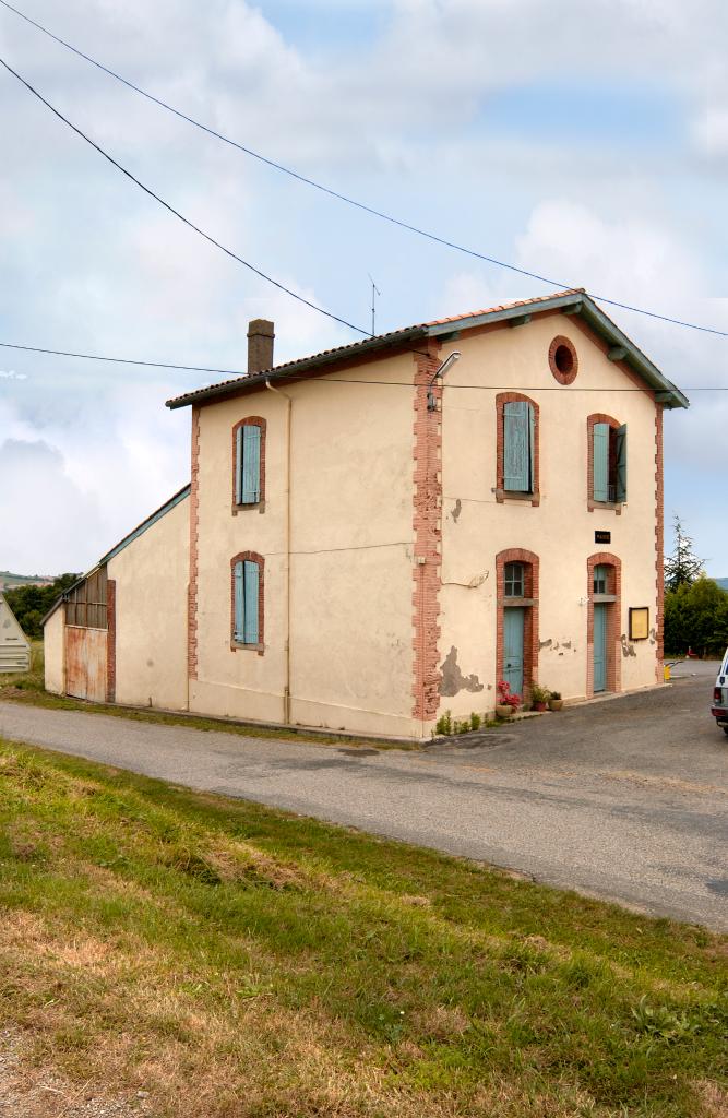 ancienne école actuellement mairie