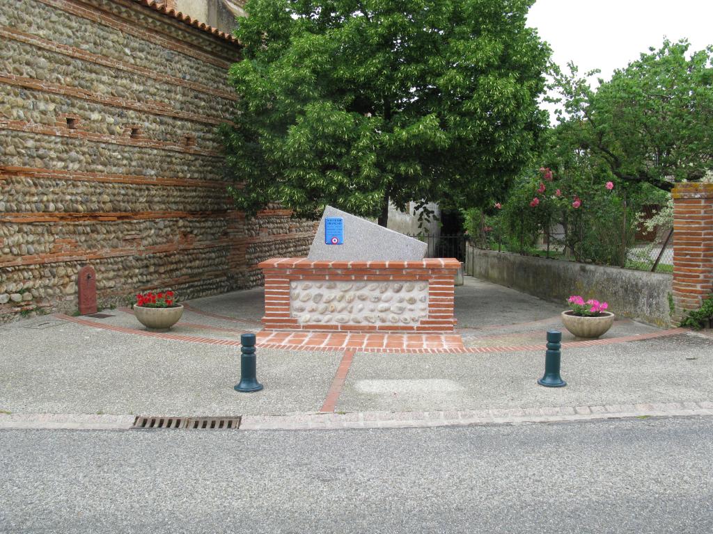 monument commémoratif de la guerre de 1914-1918, de la guerre de 1939-1945, de la guerre de 1946-1954 (Indochine) et de la guerre de 1954-1962 (Algérie)