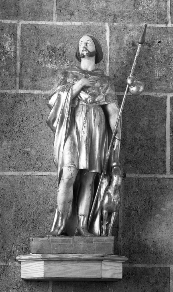 5 statues, croix (petite nature) : saints évêques, saint Roch, saint François Xavier, Christ, Christ en croix
