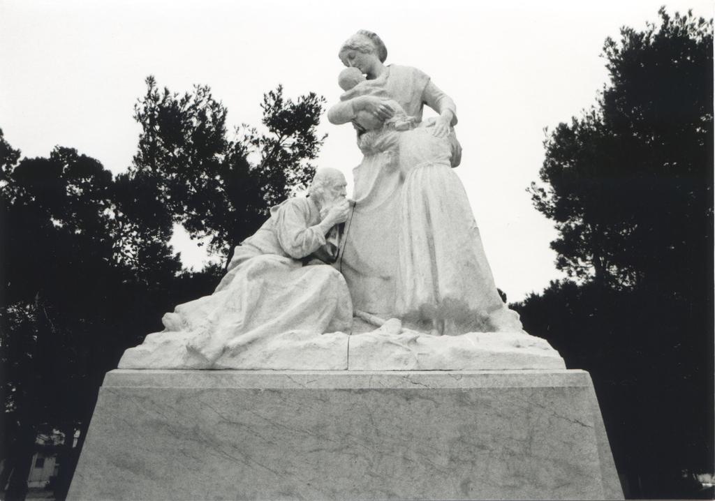 groupe sculpté de la Caritat