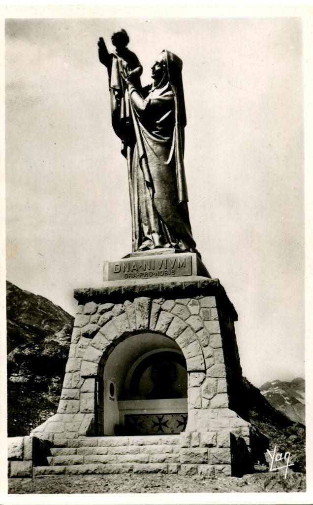 statue : Notre-Dame des Neiges