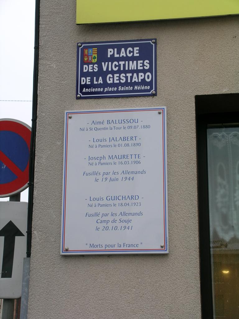plaque commémorative de la guerre 1939-1945 dédiée aux ""Victimes de la Gestapo