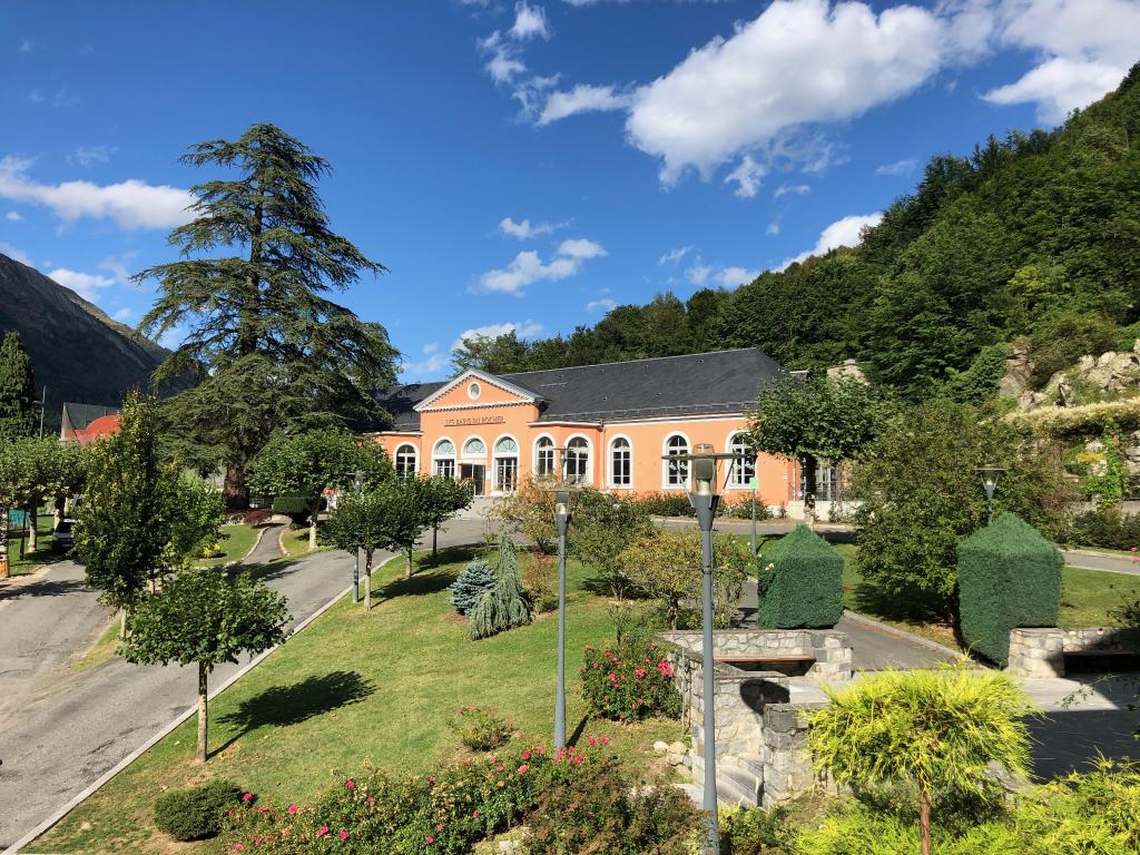 Thermes puis Bains du Rocher