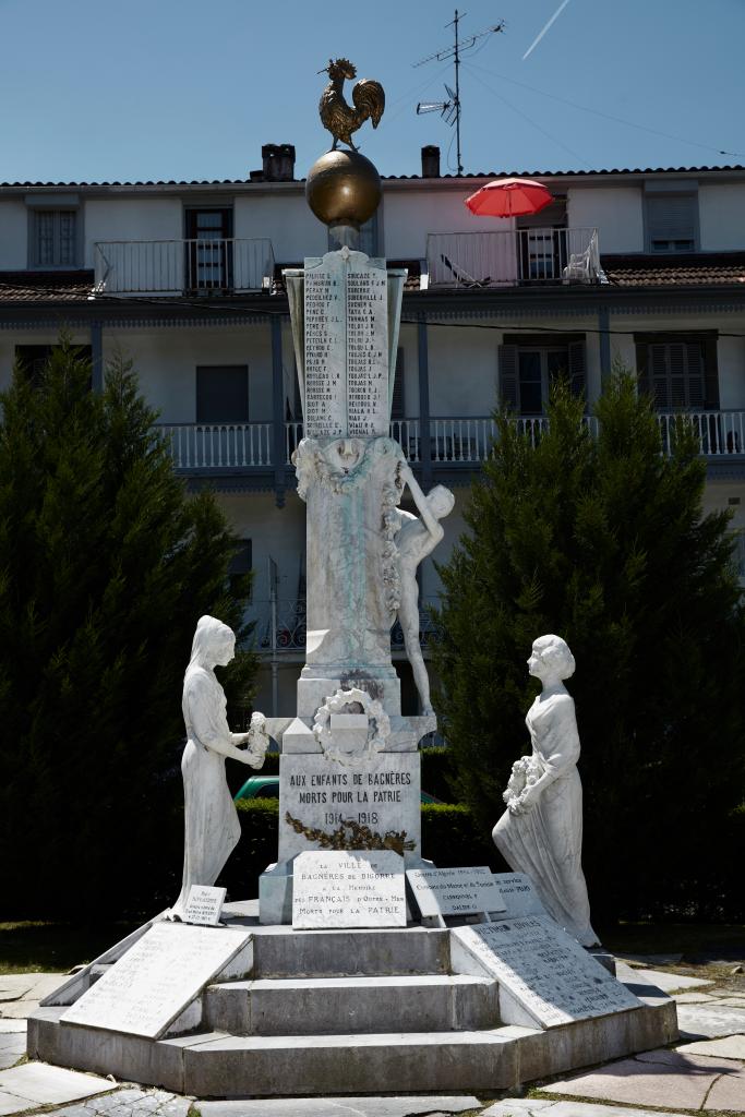 monument aux morts de la guerre de 1914-1918, de la guerre de 1939-1945, de la guerre de 1946-1954 (Indochine) et de la guerre de 1954-1962 (Algérie)
