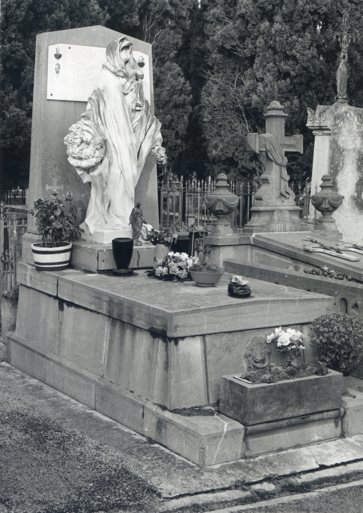 monument funéraire (monument sépulcral, n° 24), de la famille Gleizes Péril