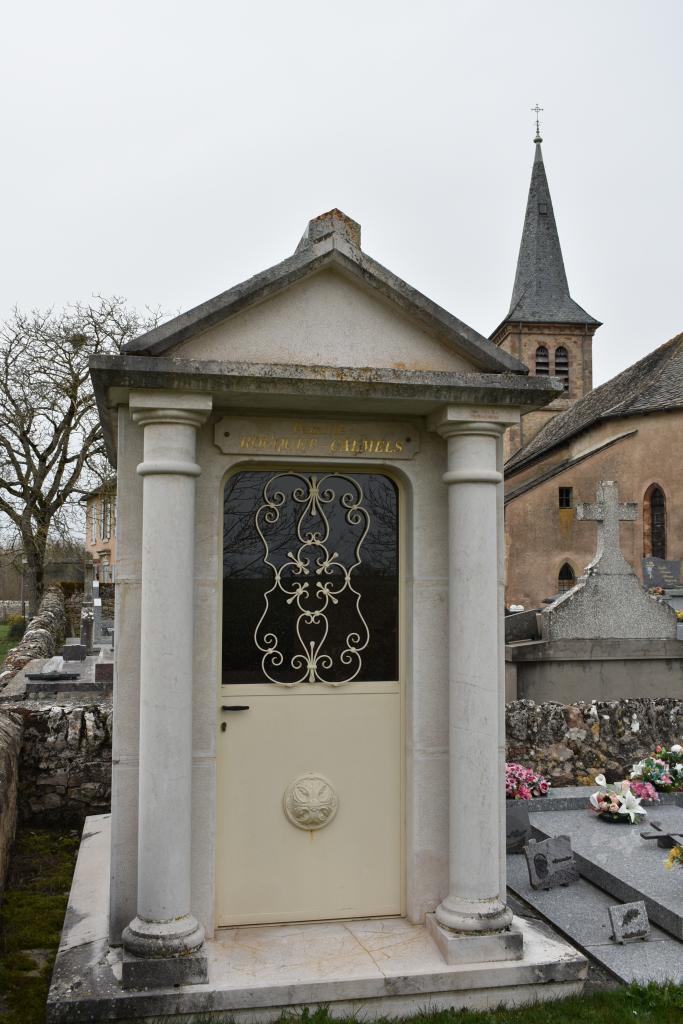 Secteur 4 : tombeau en forme de chapelle n° 316.