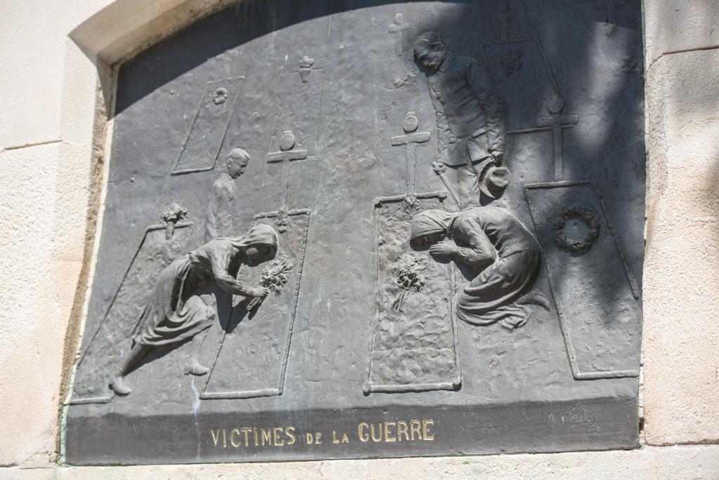 monument aux morts de la guerre de 1914-1918 et de la guerre de 1939-1945, de la guerre d'Indochine et de la guerre d'Algérie