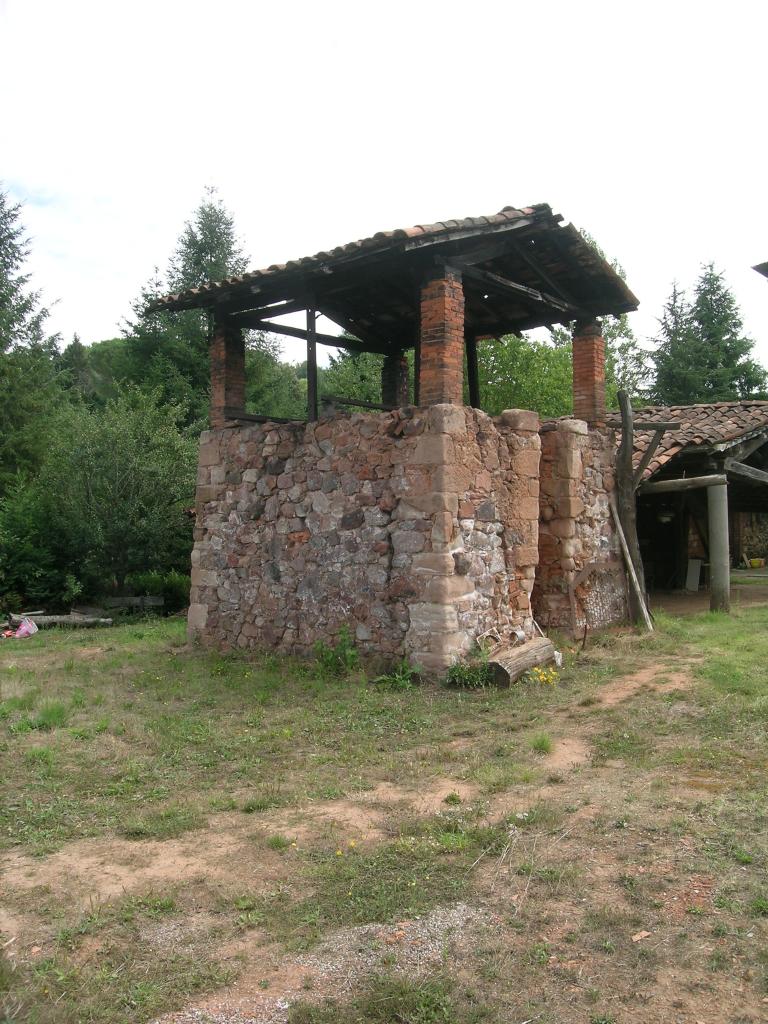 briqueterie , tuilerie actuellement hangar agricole