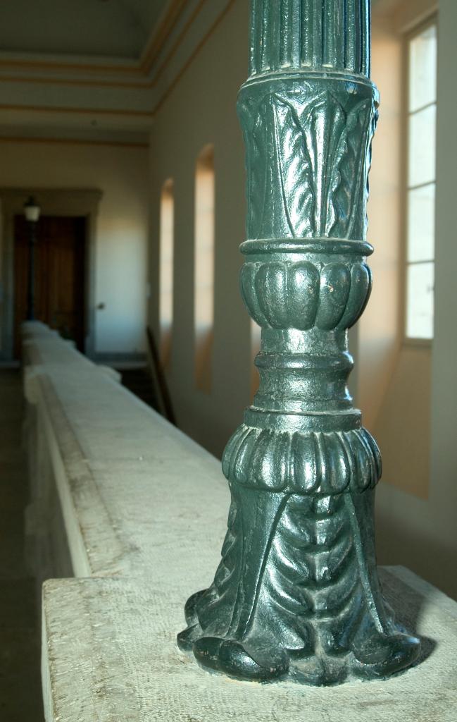 paire de lampadaires publics