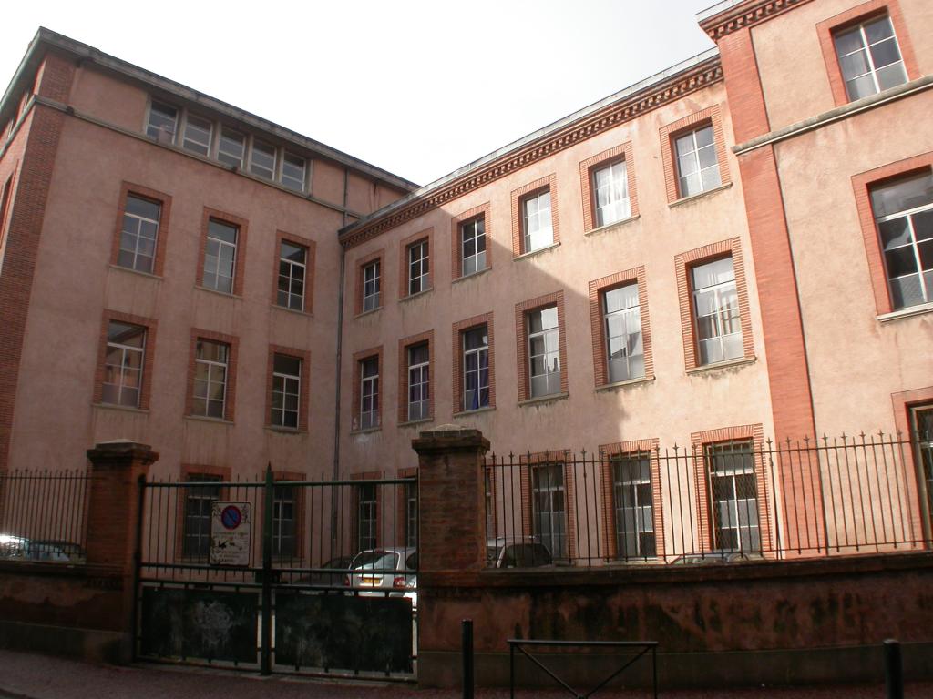 hôtel de Bernuy, puis collège universitaire, actuellement lycée Pierre de Fermat