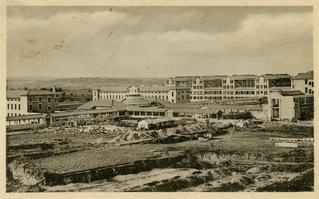 hôpital psychiatrique de Cayssiols, aujourd'hui centre Hospitalier Sainte-Marie de Rodez
