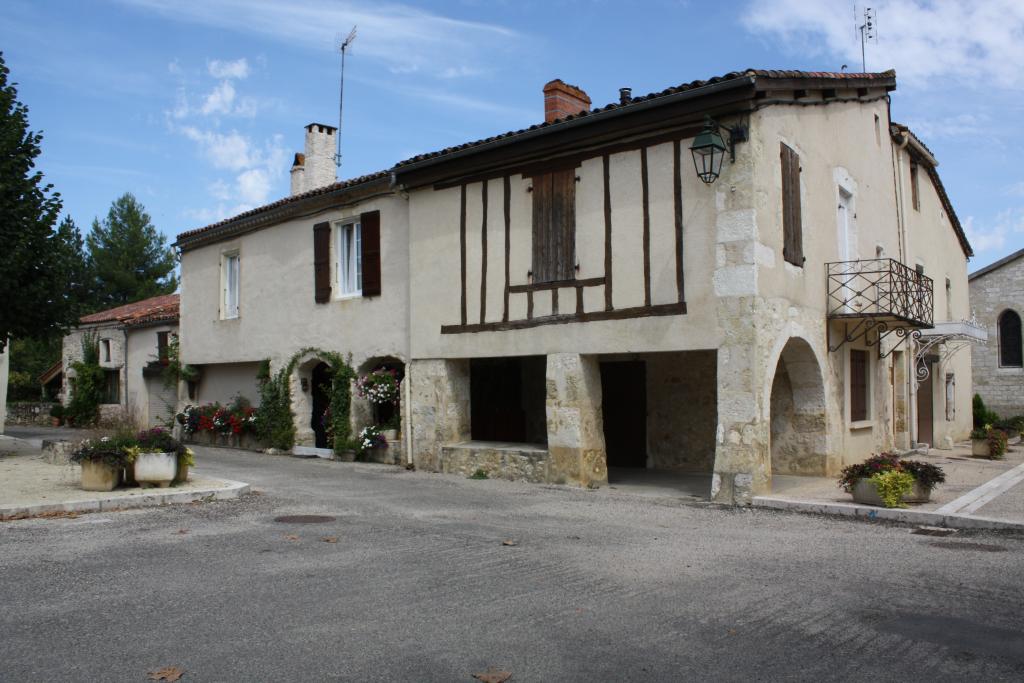 village de Beaucaire