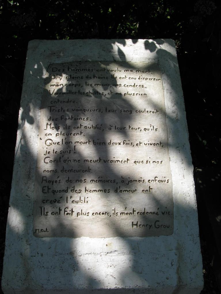 monument commémoratif dite stèle Henri Grau, à la mémoire des 295 juifs déportés