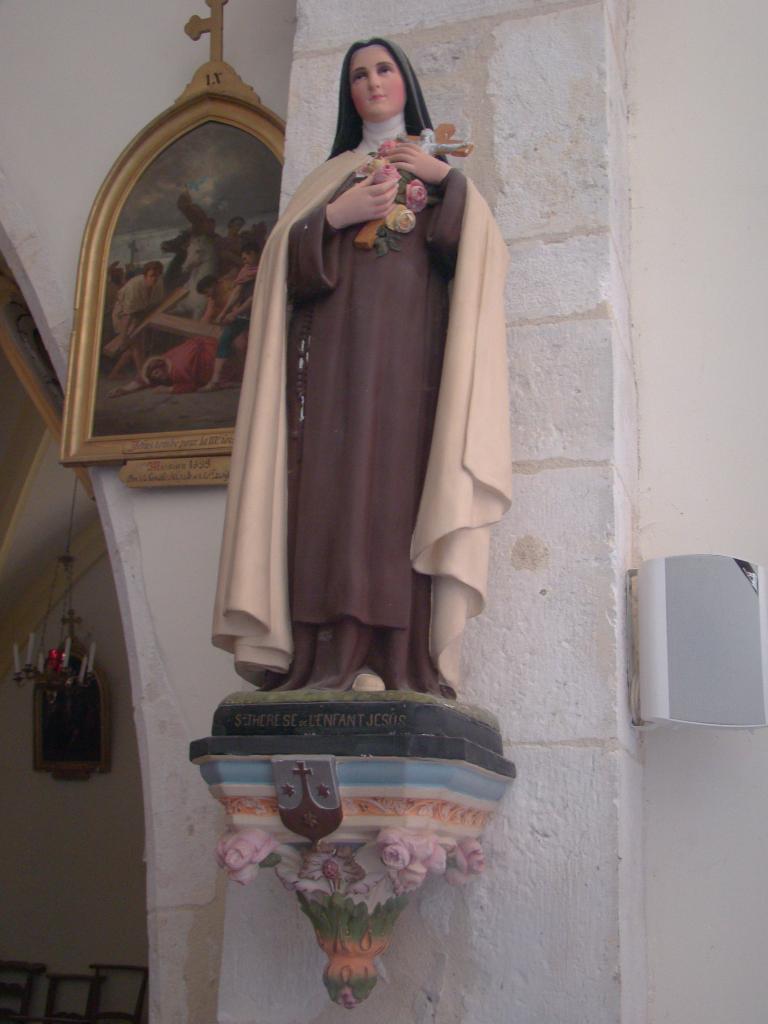 console, statue (petite nature) : Sainte Thérèse de Lisieux