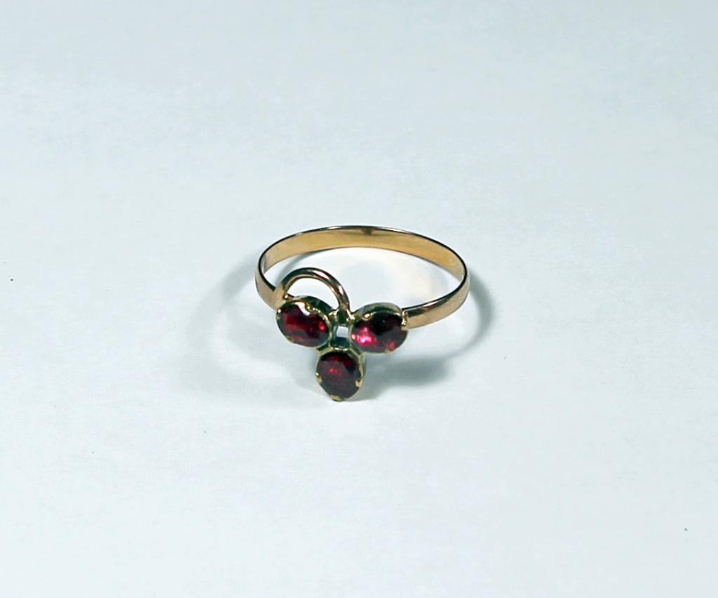 Bague en forme de trèfle