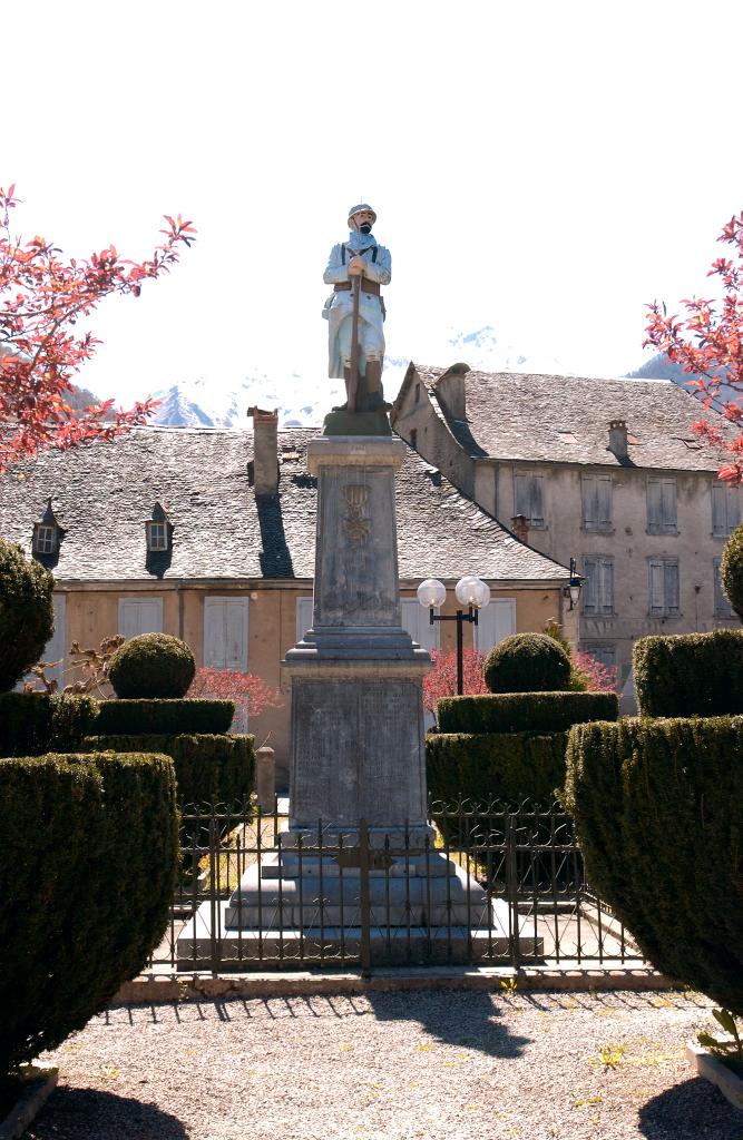 monument aux morts de la guerre de 1914-1918, de la guerre de 1939-1945 et de la guerre d'Algérie