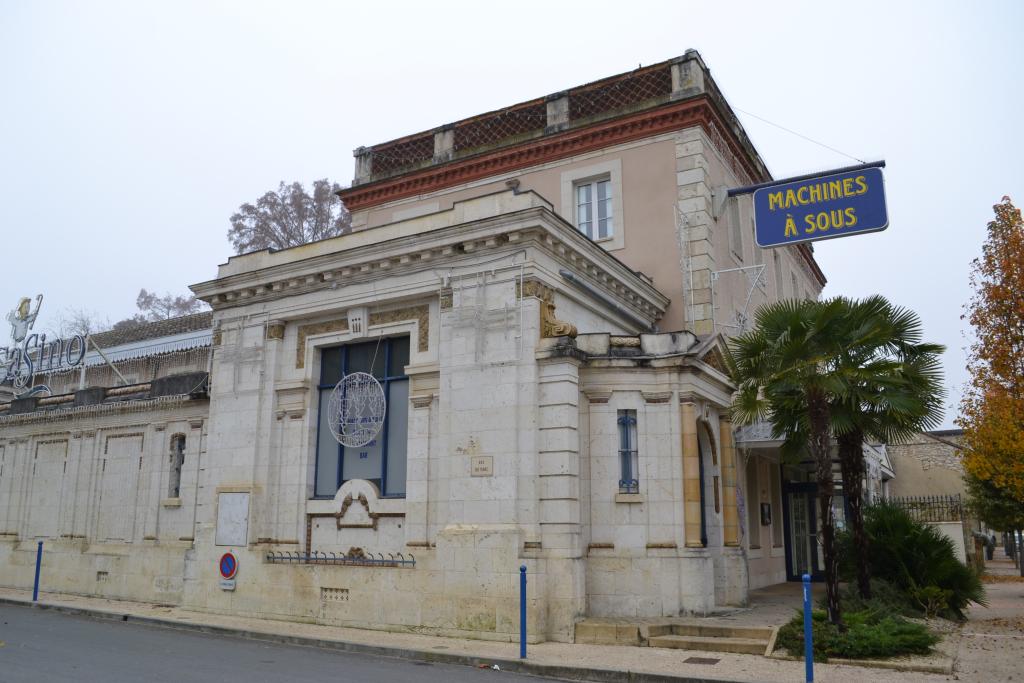 ancienne villa transformée en musée puis en casino