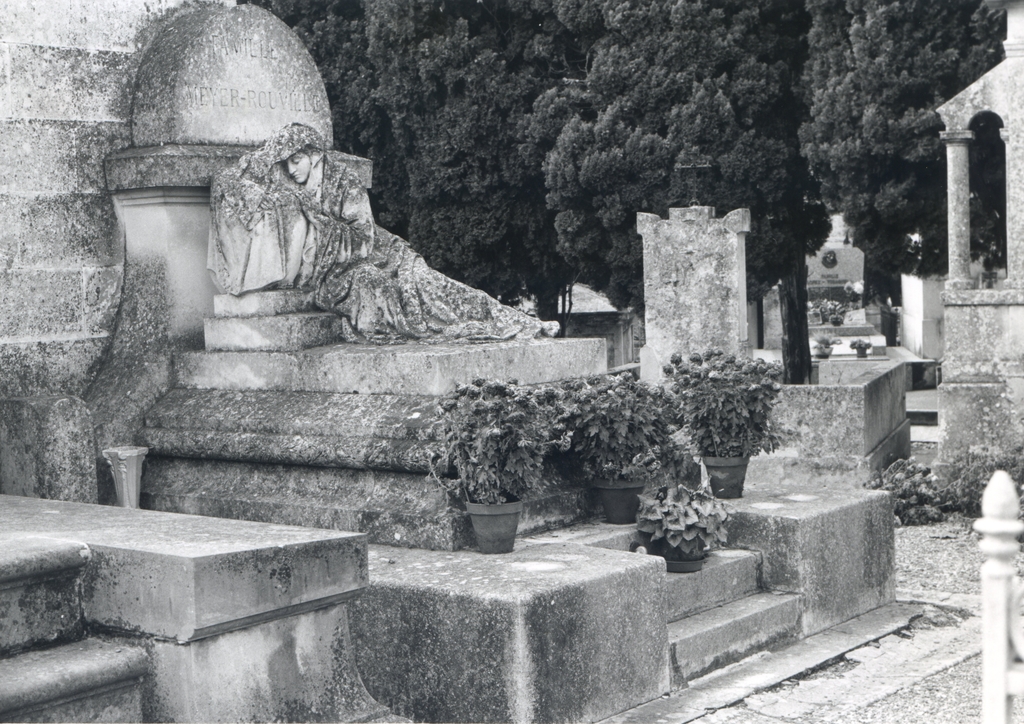 monument funéraire (monument sépulcral, n° 27), de la famille Meyer Rouville