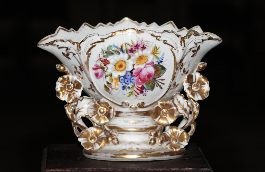 vase d'autel, de style néo-rocaille : Bouquet de fleurs