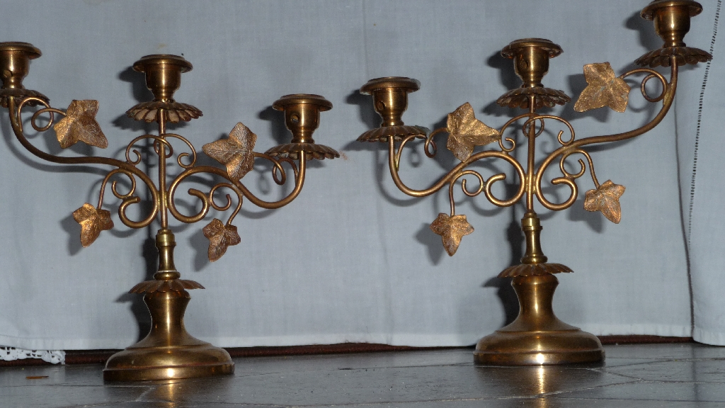 candélabres (2) ; chandeliers
