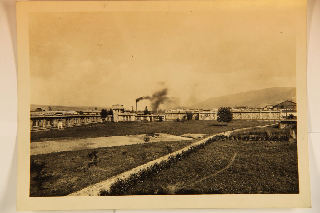 ancienne filature de laine peignée Société la Tarnaise puis Société mazamétaine de textile puis Société industrielle de maroquinerie (SIM)