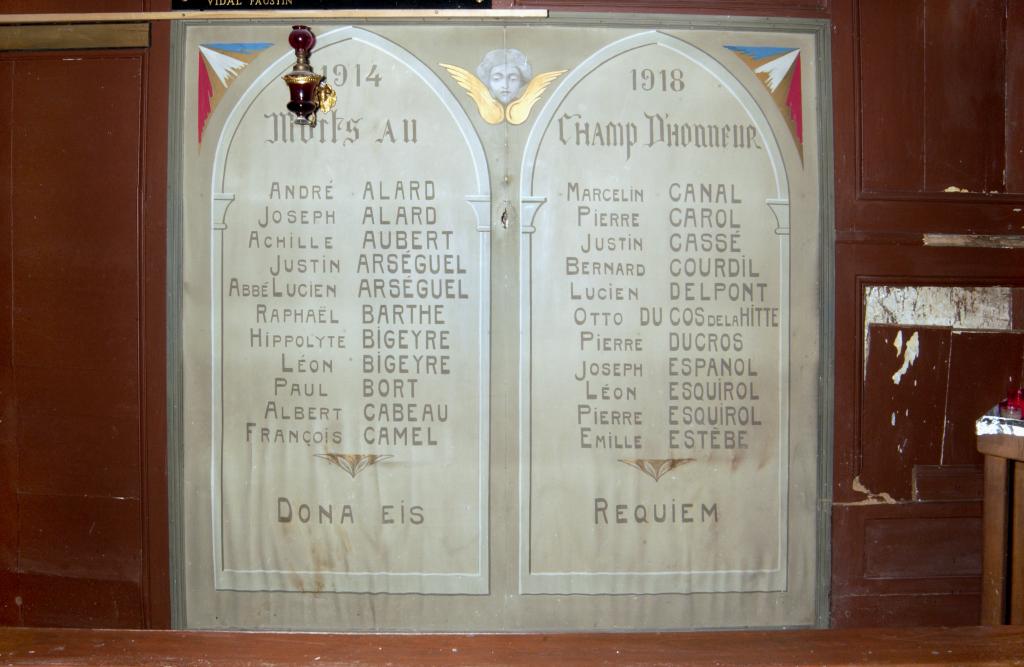 ensemble du monument aux morts de la guerre de 1914-1918 et de la guerre de 1939-1945, de la peinture monumentale, d'un tableau ""l'Agonie du Christ"", des deux tableaux commémoratifs et des deux plaques commémoratives.